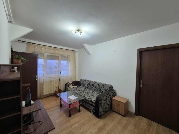 Apartament cu 2 camere nedecomandat, mobilat în Steaua