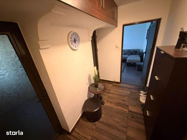 Apartament cu 2 camere semidecomandat în Micro 6