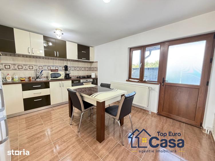 Casă cu 4 camere cu Teren 464 Mp în Central