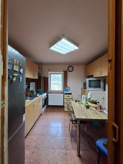 Apartament cu 3 camere decomandat în Dumbrăvița