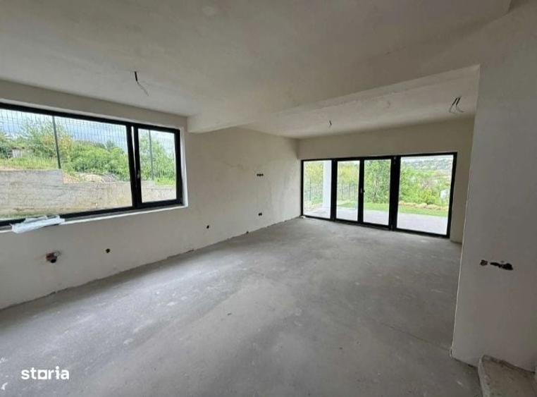 Casă cu 4 camere în Feleacu