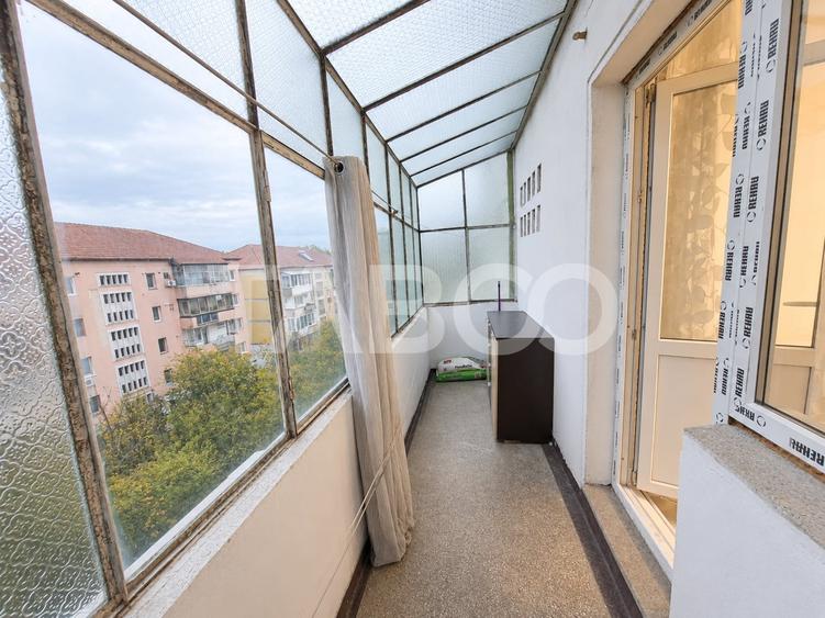 Apartament cu 2 camere semidecomandat, mobilat în Mihai Viteazul