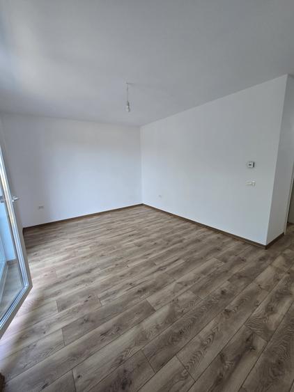 Apartament cu 3 camere decomandat în Giroc