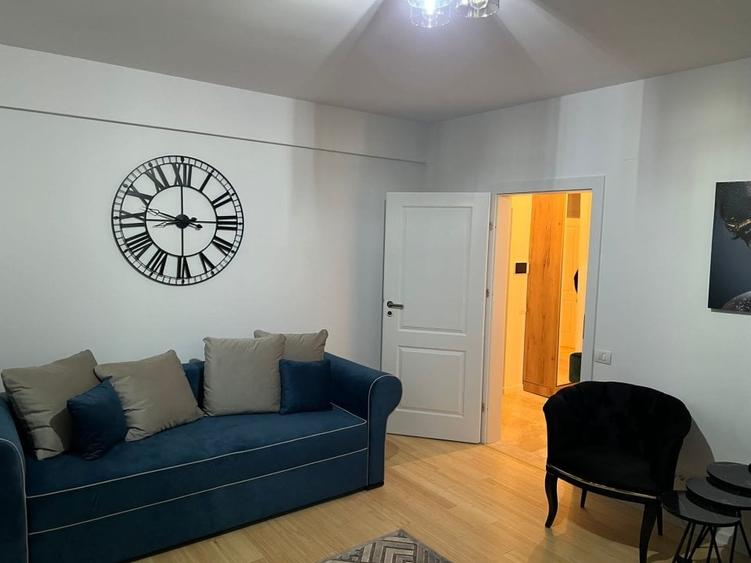 Apartament cu 2 camere semidecomandat, mobilat în Ultracentral