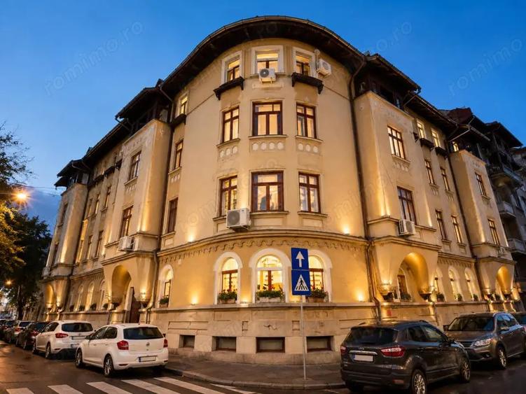 Apartament cu 5 camere semidecomandat în Armeneasca