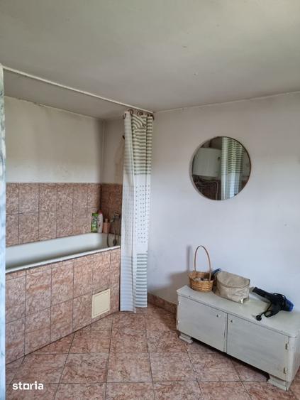 Casă cu 3 camere cu Teren 1850 Mp în Nicșeni