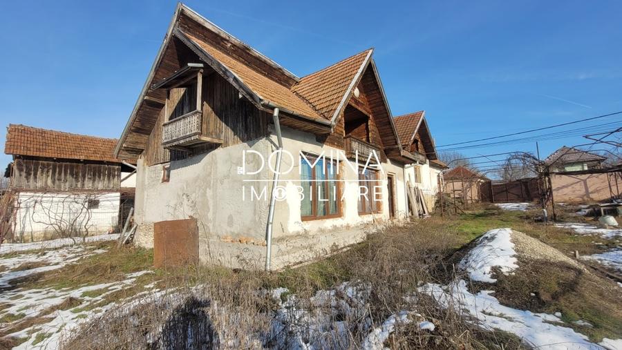 Casă individuală cu 5 camere cu Teren 2333 Mp în Arcani