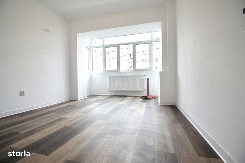 Apartament cu 3 camere decomandat în Teiul Doamnei
