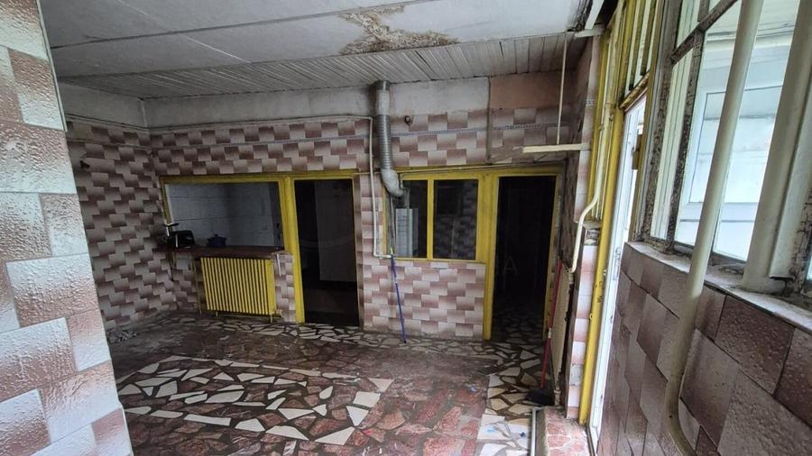 Casă individuală cu 5 camere cu Canalizare în Cotroceni