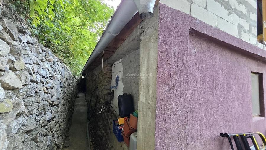 Casă cu Teren 420 Mp în Oravița