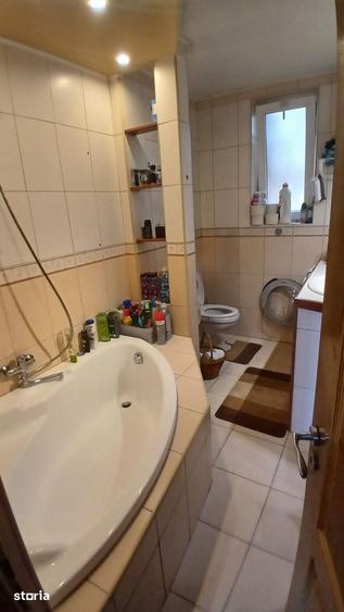 Casă cu 7 camere cu Teren 428 Mp în Șura Mare