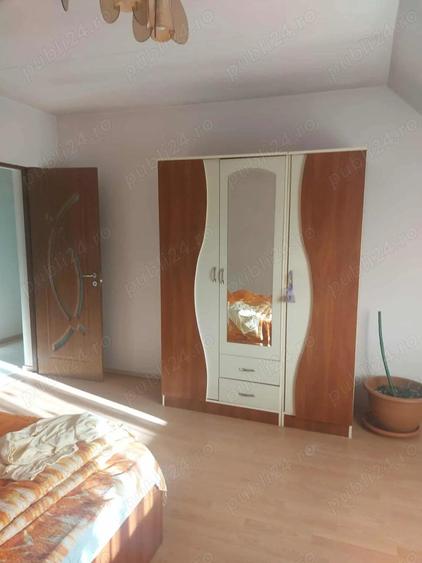 Casă cu 5 camere cu Teren 1100 Mp în Vlădești