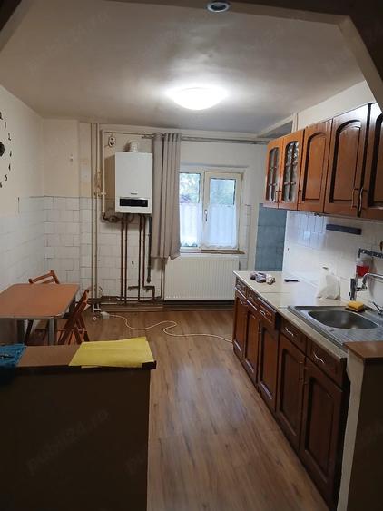 Apartament cu 4 camere decomandat în Steaua
