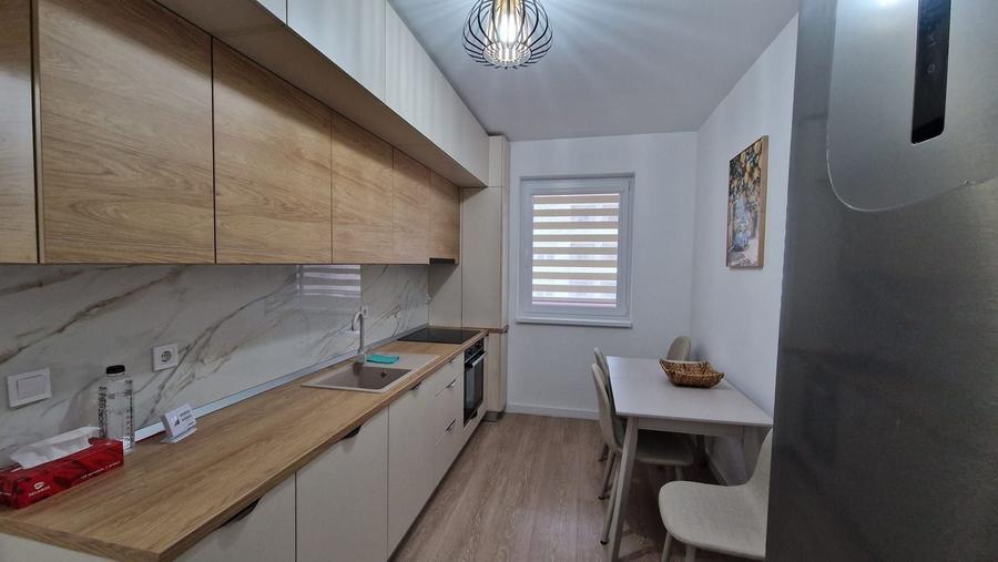 Apartament cu 2 camere semidecomandat, mobilat în Exterior Vest