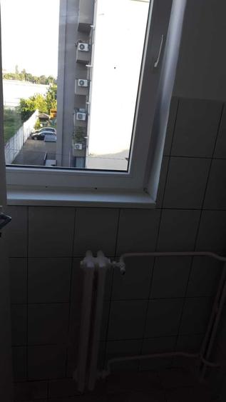Garsonieră decomandată în Sud