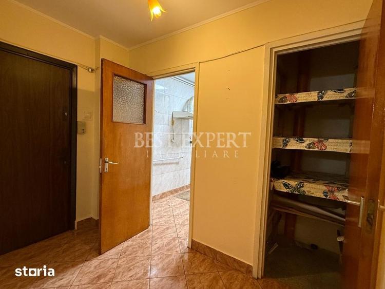Apartament cu 3 camere decomandat în Titan