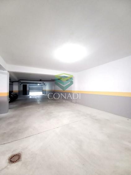 Apartament cu 4 camere decomandat în Băneasa