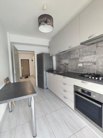 Apartament cu 2 camere decomandat, mobilat în Nicolina