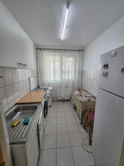Apartament cu 2 camere decomandat în P-ța Gorjului