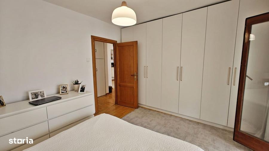 Apartament cu 4 camere decomandat în Central