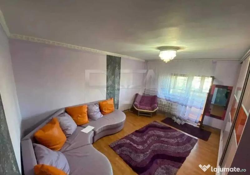 Apartament cu 3 camere decomandat în Sebastian