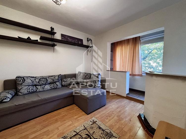 Garsonieră circulară, mobilată în Lunei