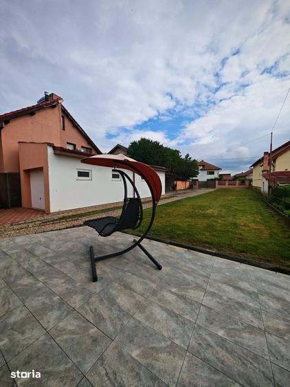 Casă cu 6 camere cu Teren 998 Mp în Central
