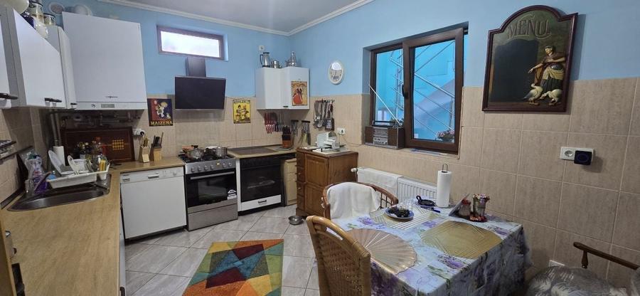 Casă individuală cu 6 camere cu Canalizare în Carpați 2