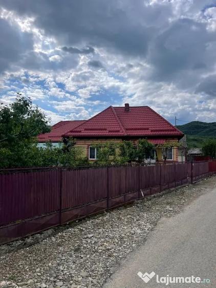 Casă cu 4 camere în Valea Părului