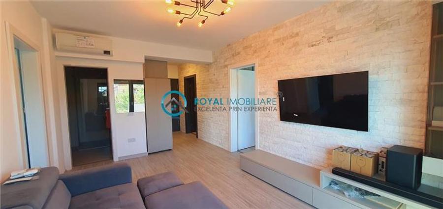Apartament cu 3 camere decomandat în Albert