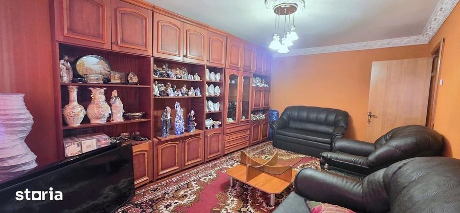 Apartament cu 3 camere decomandat în Gara