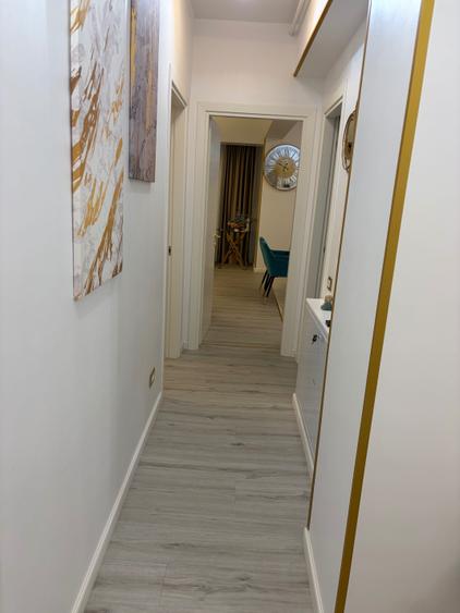 Apartament cu 4 camere decomandat în Central
