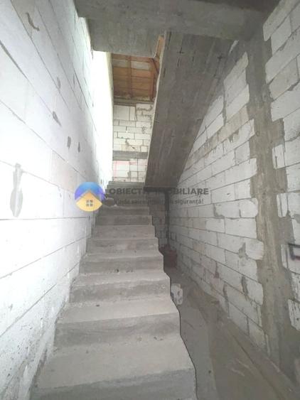Casă cu 4 camere cu Teren 632 Mp în Girov