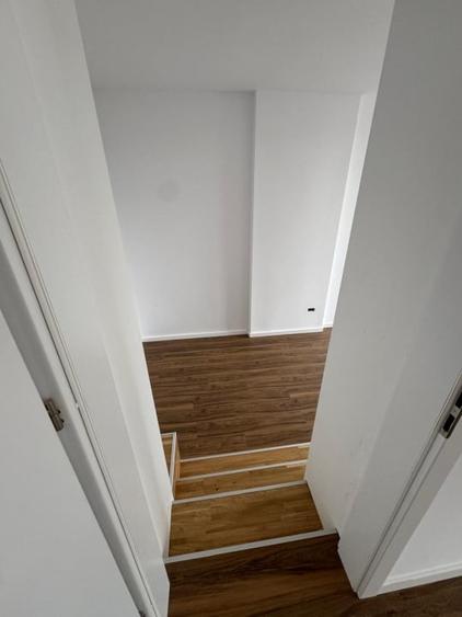 Apartament cu 3 camere semidecomandat în Viilor