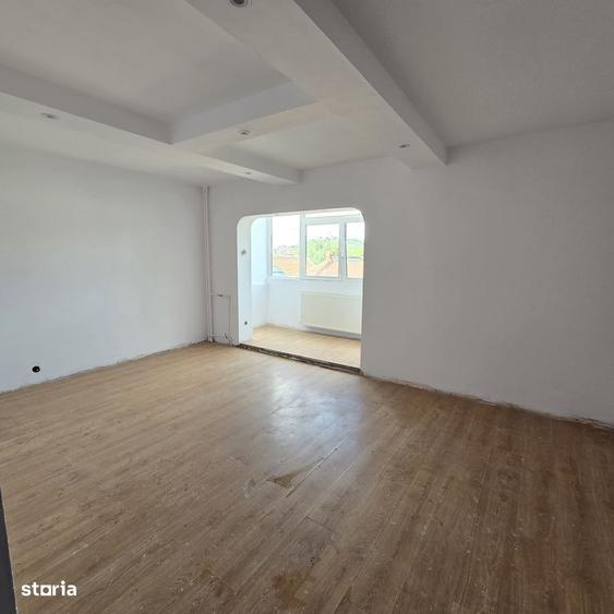 Apartament cu 3 camere în Rogerius