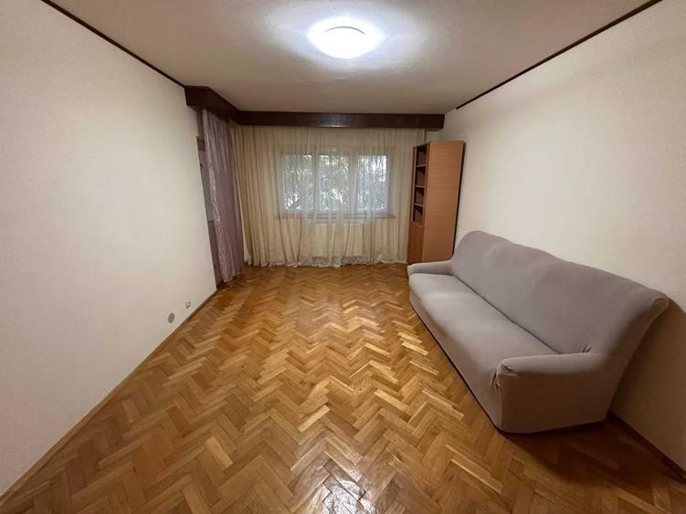 Apartament cu 2 camere decomandat în Eremia
