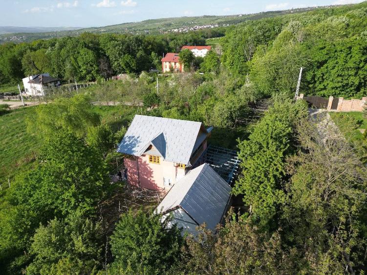 Casă individuală cu 3 camere cu Teren 2000 Mp în Bârnova