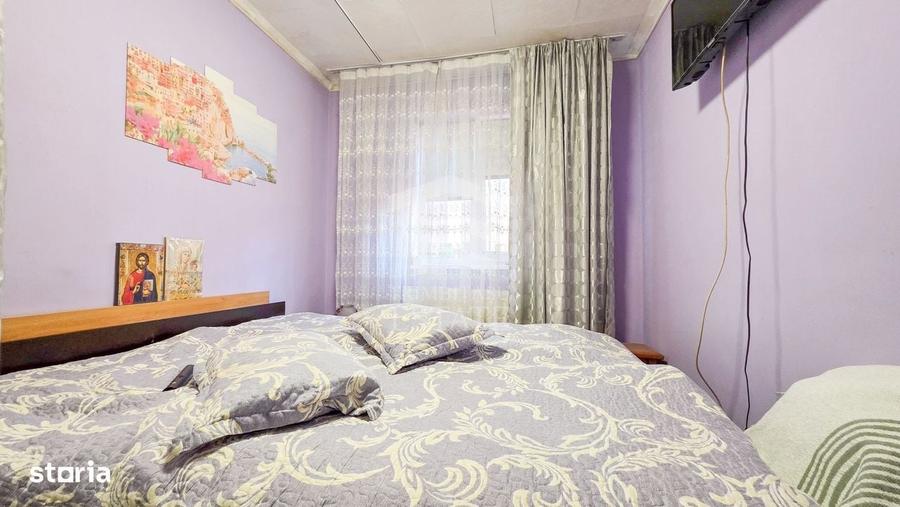 Casă cu 3 camere decomandat în Militari
