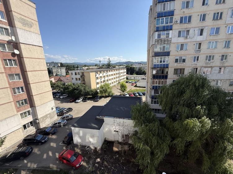 Apartament 3 camere renovat ca la carte zona OMV Campina - 22