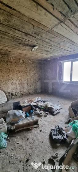 Casă cu 2 camere cu Teren 3267 Mp în Tău