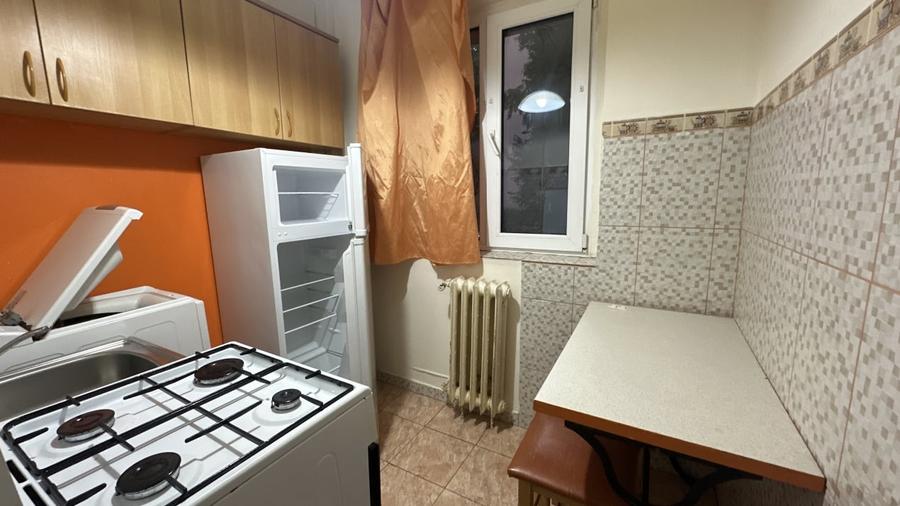 Garsonieră decomandată, mobilată în Olimpia-Stadion