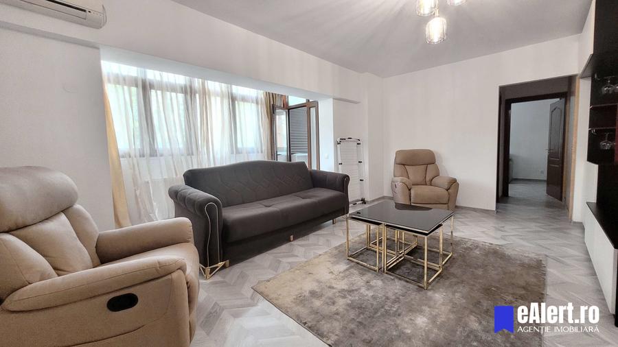 Apartament cu 3 camere semidecomandat în Străulești