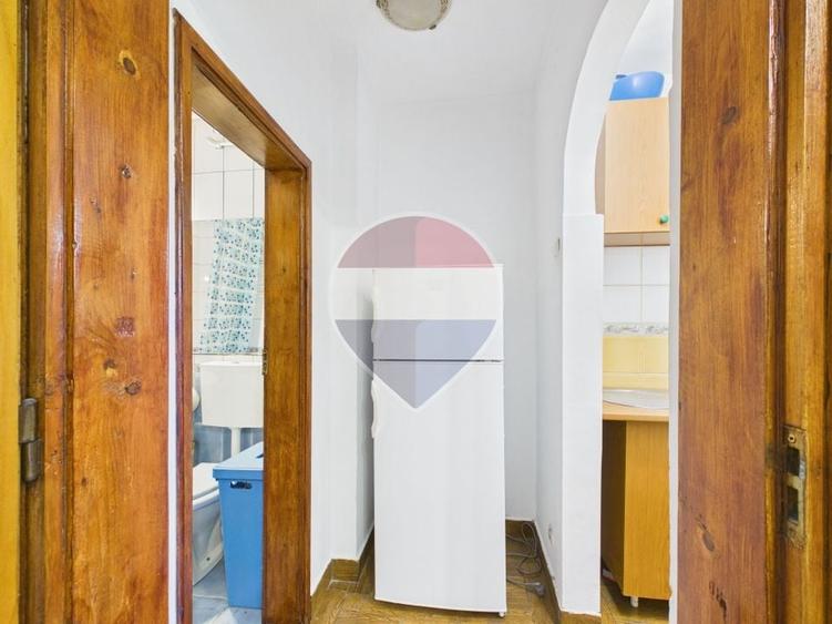 Apartament cu 2 camere semidecomandat, mobilat în Olteniței