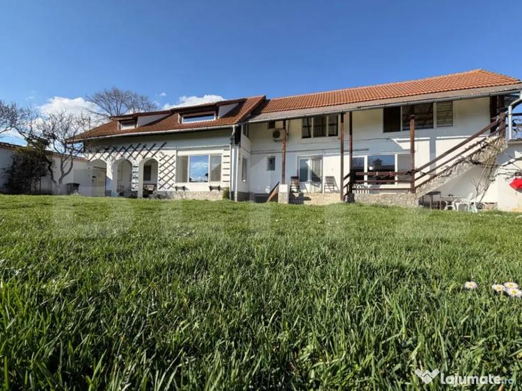 Casă cu 5 camere cu Teren 21111 Mp în Central