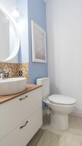 Apartament cu 3 camere semidecomandat în Exterior Nord