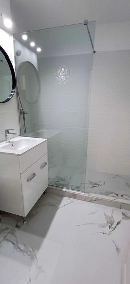 Apartament cu 2 camere decomandat în Trocadero