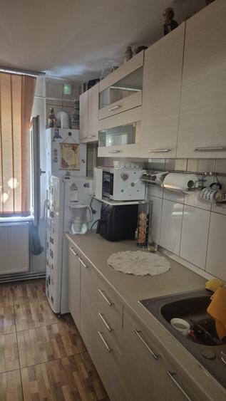 Apartament cu 3 camere în Rovine