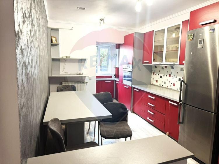 Apartament cu 3 camere decomandat, mobilat în Mărăști