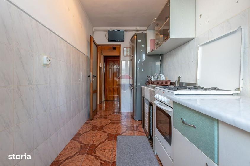 Apartament cu 2 camere decomandat în Cornișa