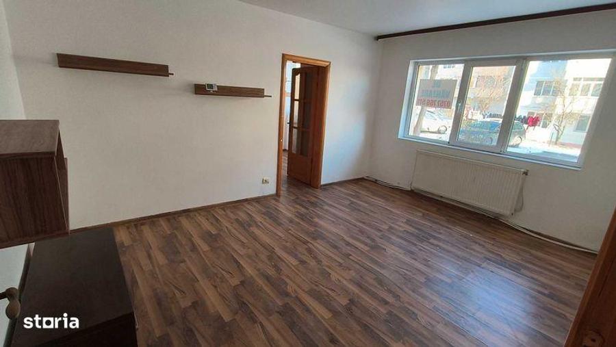 Apartament cu 2 camere semidecomandat în Fălticeni